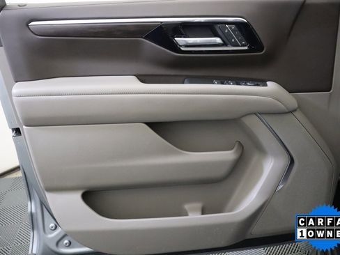 Used 2025 Chevrolet Suburban LT image 35