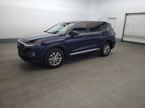 Used 2019 Hyundai Santa Fe SE FWD image 2