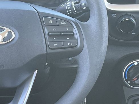 New 2026 Hyundai Venue SE image 23