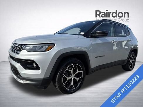 Used 2024 Jeep Compass Limited AWD/4WD image 3