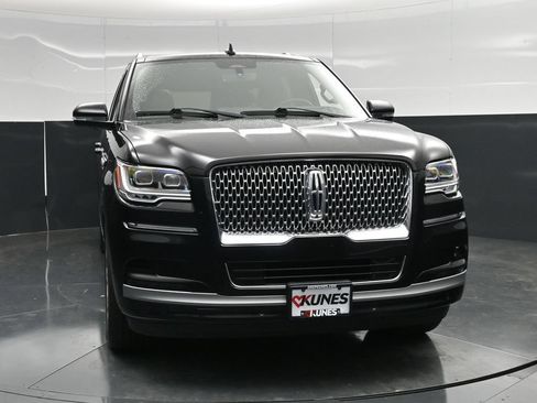 Used 2022 Lincoln Navigator L Reserve AWD/4WD image 6