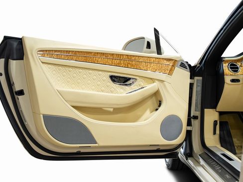 Used 2020 Bentley Continental GT V8 image 50