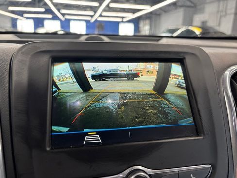 Used 2019 Chevrolet Equinox LT w/ Driver Convenience Package FWD image 30