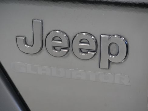 Used 2020 Jeep Gladiator Sport w/ Quick Order Package 24S image 8