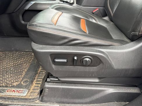 Used 2021 GMC Sierra 1500 AT4 w/ AT4 Value Package AWD/4WD image 19