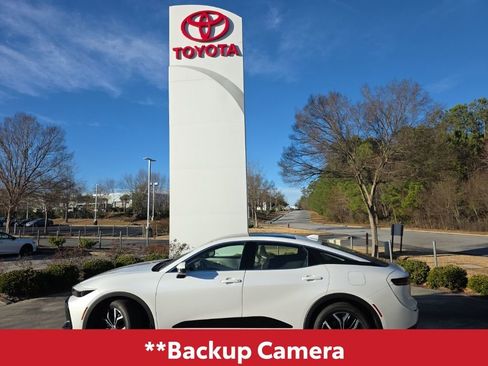 Used 2024 Toyota Crown Limited image 4