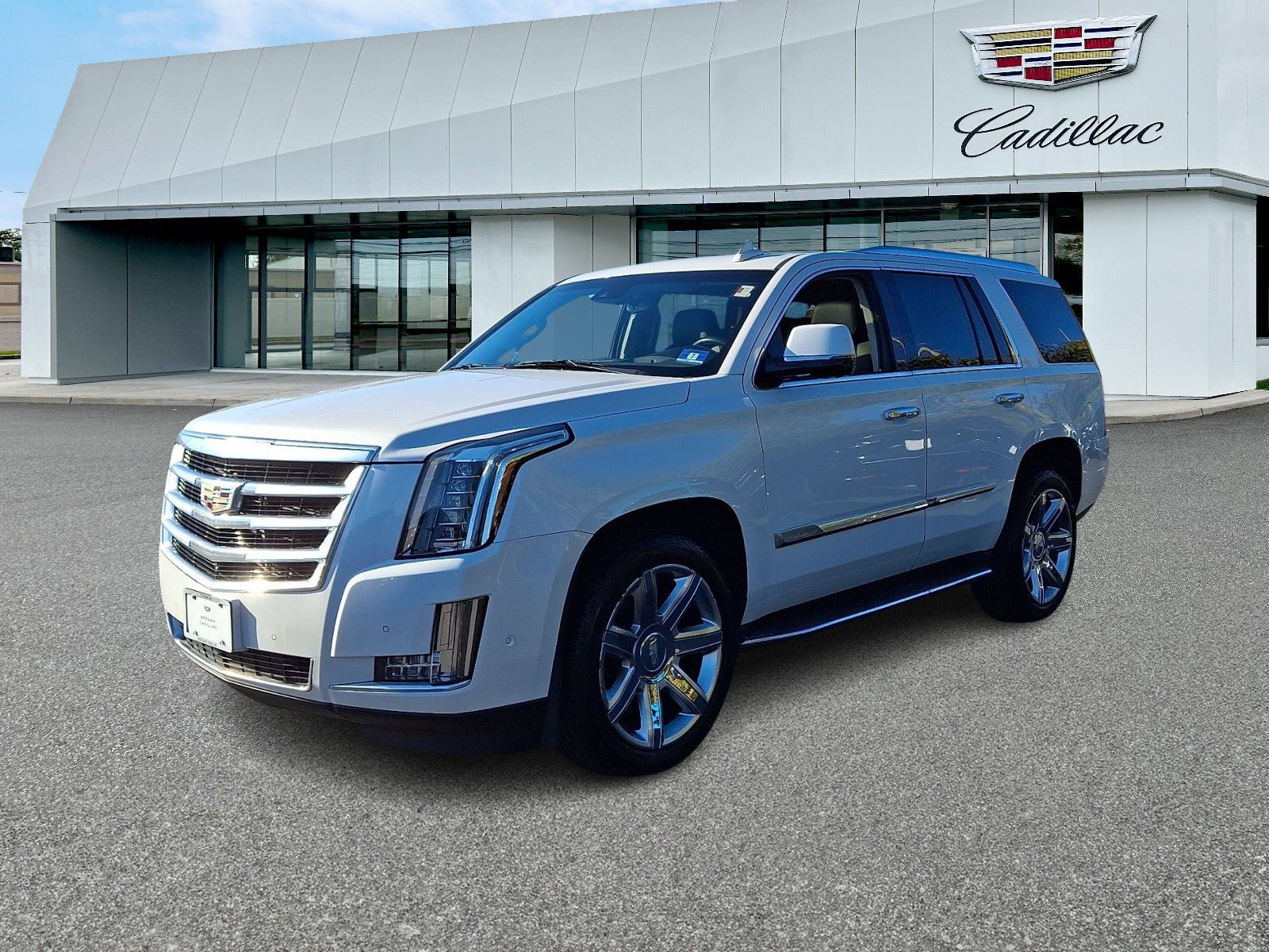 Used 2020 Cadillac Escalade Luxury AWD/4WD image 3