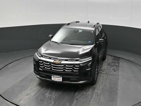 Used 2025 Chevrolet Equinox LT w/ Convenience Package II image 12