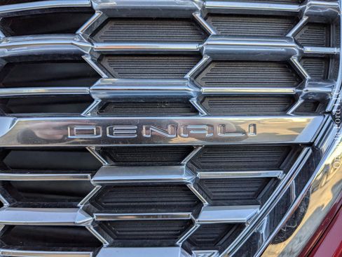 Used 2024 GMC Terrain Denali image 10