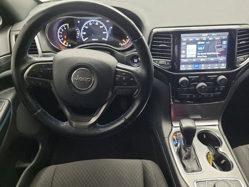 Used 2020 Jeep Grand Cherokee Laredo image 22