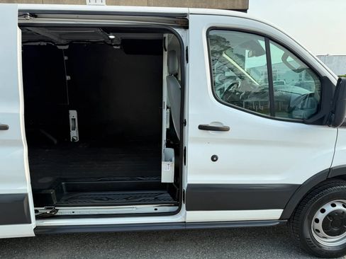 Used 2018 Ford Transit 250 130 Low Roof RWD image 53
