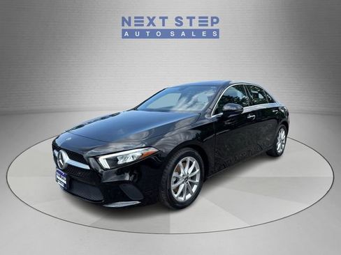 Used 2019 Mercedes-Benz A 220 4MATIC image 3
