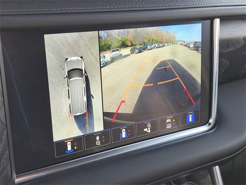 Used 2024 GMC Yukon XL Denali image 15