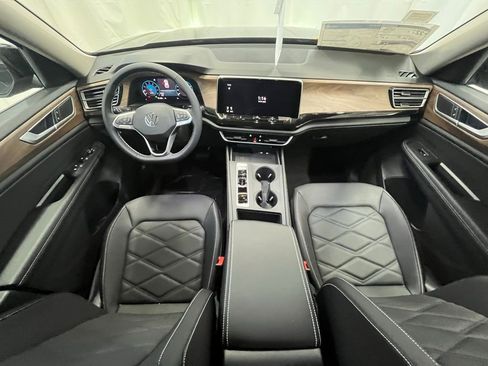 New 2026 Volkswagen Atlas SE image 13