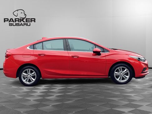 Used 2017 Chevrolet Cruze LT FWD image 6