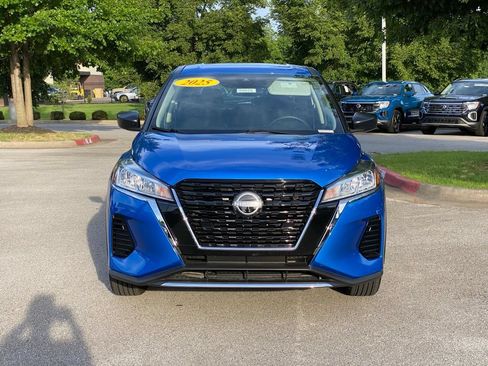 Used 2025 Nissan Kicks Play S FWD image 2