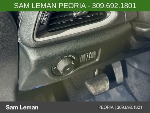 New 2026 Chrysler Pacifica Select image 10