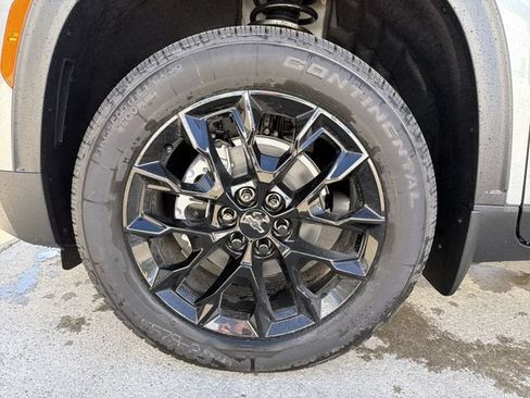 New 2026 Chevrolet Traverse LT w/ Midnight/Sport Edition FWD image 11