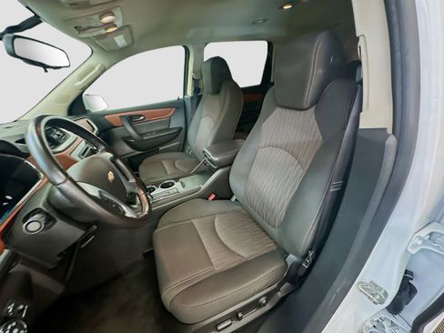 Used 2017 Chevrolet Traverse LT w/ Style and Technology Package AWD/4WD image 13