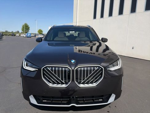 New 2026 BMW X3 xDrive30 w/ Premium Package AWD/4WD image 2