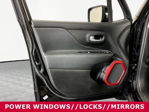 Used 2023 Jeep Renegade Trailhawk AWD/4WD image 18