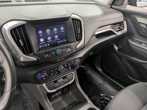 Used 2023 GMC Terrain SLE w/ Driver Convenience Package image 10