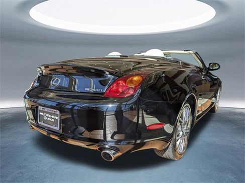 Used 2004 Lexus SC 430 Convertible image 4