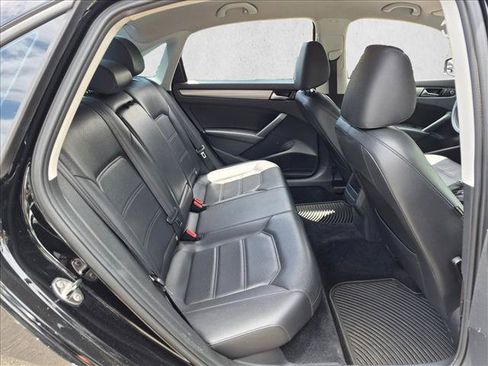 Used 2014 Volkswagen Passat 1.8T Wolfsburg Edition FWD image 17