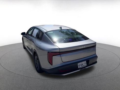 Used 2025 Kia K4 LXS FWD image 11