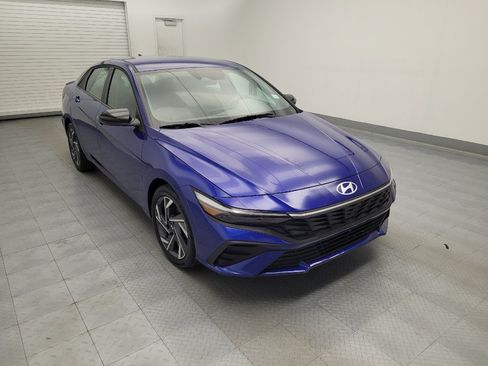 Used 2025 Hyundai Elantra Sport w/ Cargo Package FWD image 13