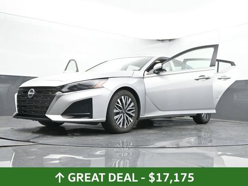 Used 2023 Nissan Altima 2.5 SV image 70