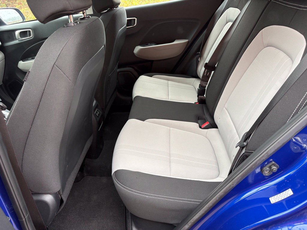 Used 2024 Hyundai Venue SEL FWD image 41