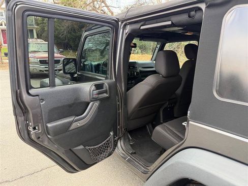 Used 2017 Jeep Wrangler Unlimited Sport w/ Quick Order Package 24S AWD/4WD image 21