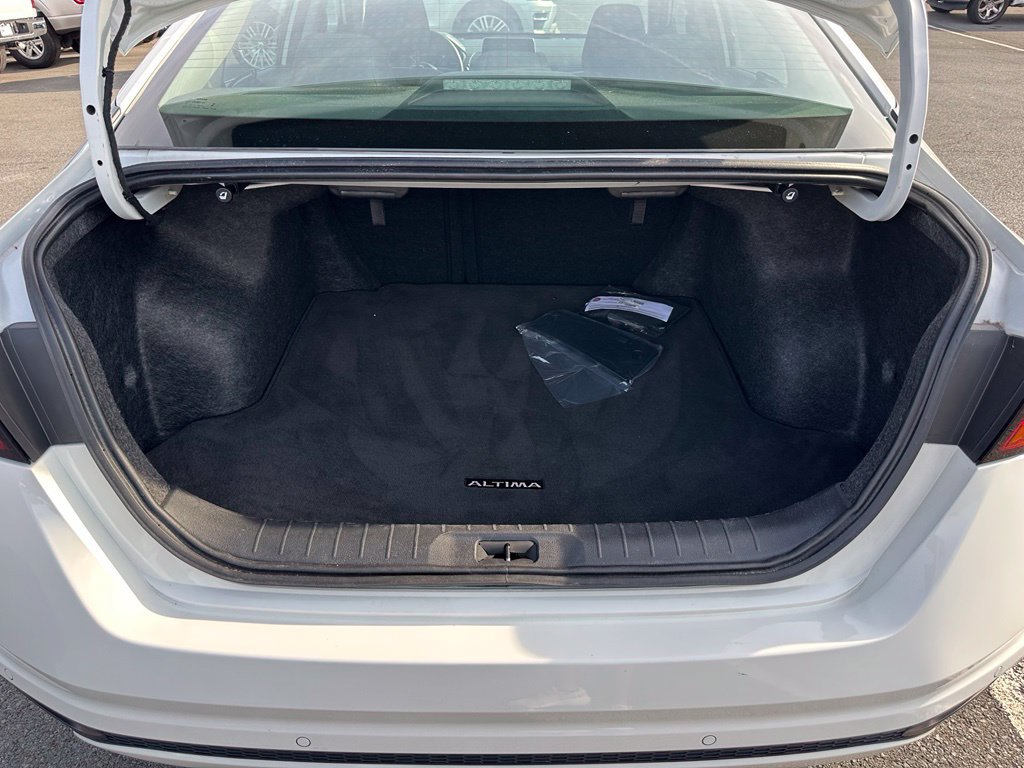 Used 2025 Nissan Altima 2.5 SV FWD image 38
