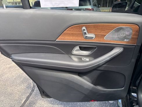 Certified 2025 Mercedes-Benz GLS 450 4MATIC image 19