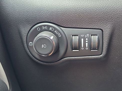 Used 2025 Jeep Compass Limited AWD/4WD image 25