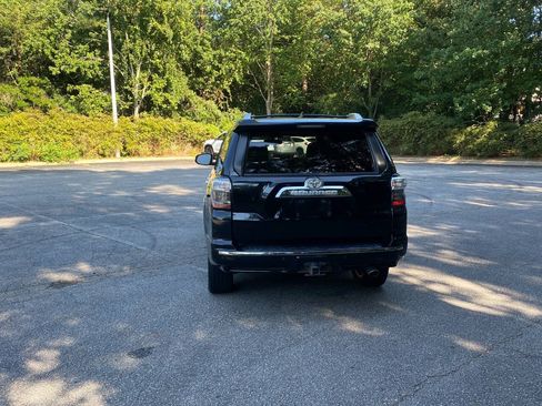 Used 2016 Toyota 4Runner Limited AWD/4WD image 6