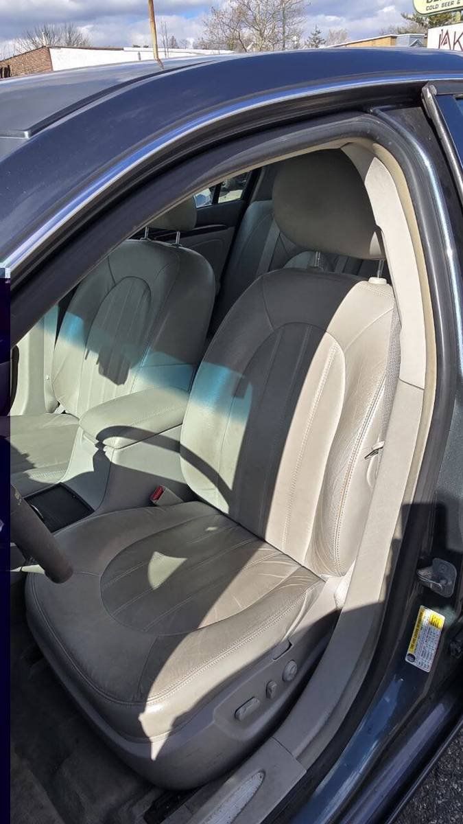 Used 2010 Buick Lucerne CXL FWD image 7
