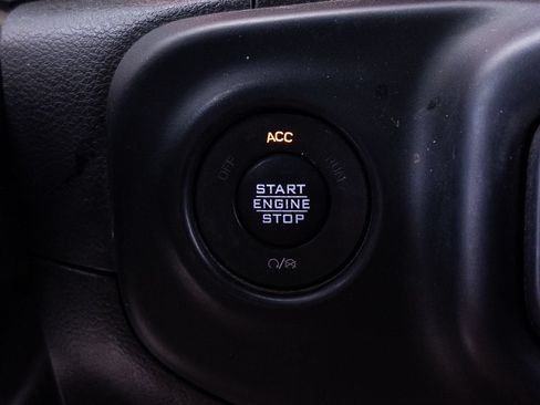Used 2022 Jeep Wrangler Unlimited Rubicon w/ Cold Weather Group AWD/4WD image 27