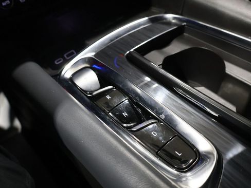 Used 2024 Buick Enclave Premium image 31