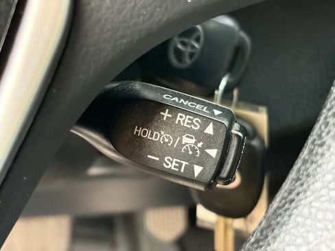 Used 2019 Toyota Corolla LE FWD image 11