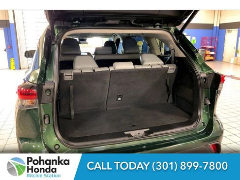 Used 2023 Toyota Highlander LE AWD/4WD image 27