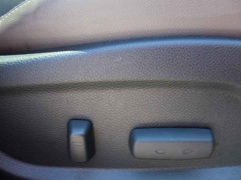 Used 2015 Hyundai Santa Fe Limited w/ Option Group 04 AWD/4WD image 32