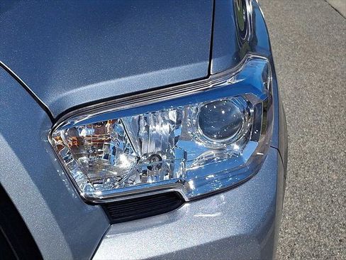 Certified 2022 Toyota Tacoma SR image 12