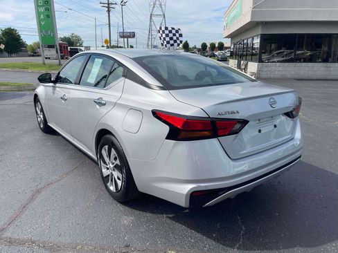 Used 2024 Nissan Altima 2.5 S FWD image 3