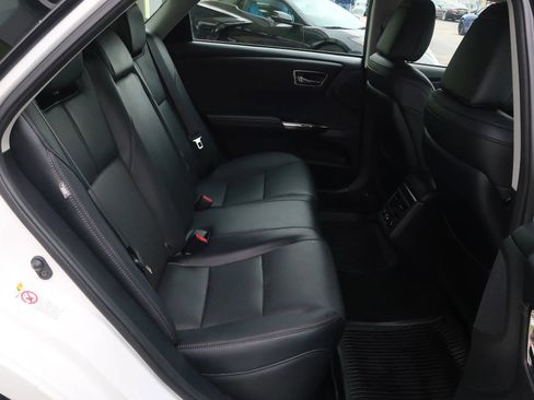 Used 2018 Toyota Avalon Limited image 23