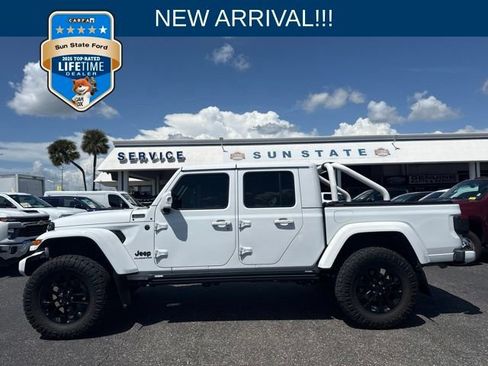 Used 2022 Jeep Gladiator Overland AWD/4WD image 1