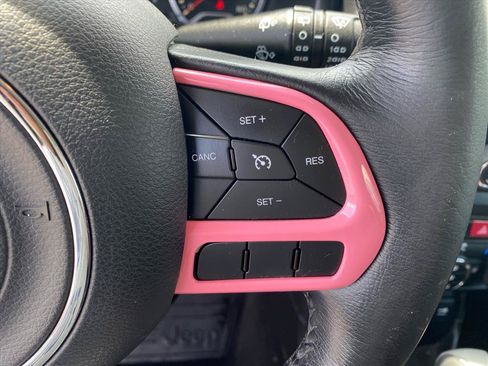 Used 2017 Jeep Renegade Latitude w/ Popular Equipment Group AWD/4WD image 17