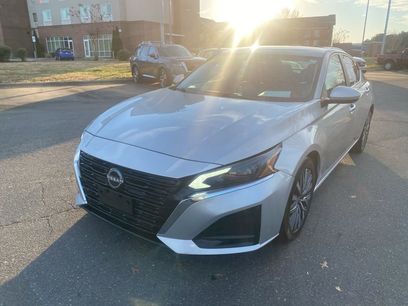 Used 2023 Nissan Altima 2.5 SV
