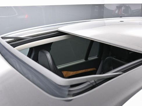 Used 2023 Volvo XC90 T8 Plus image 11